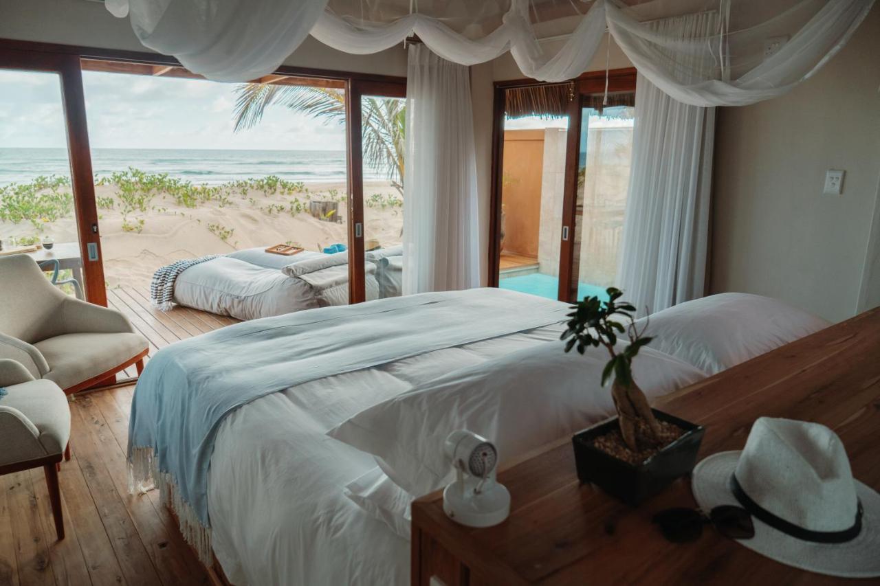 Eclectic Beach Retreat Cabo Nhamua Exterior photo